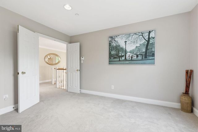 303 LANGFORD RD, Broomall, PA 19008