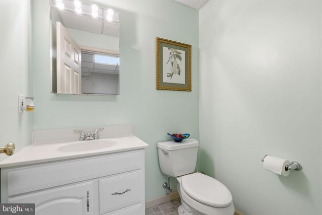 303 LANGFORD RD, Broomall, PA 19008