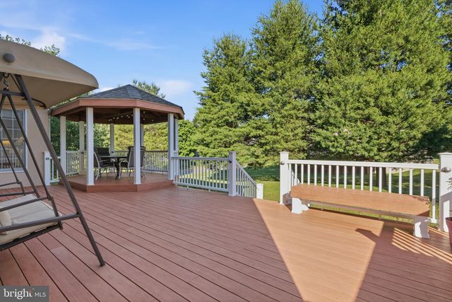 303 LANGFORD RD, Broomall, PA 19008