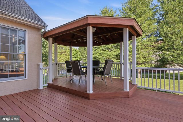 303 LANGFORD RD, Broomall, PA 19008