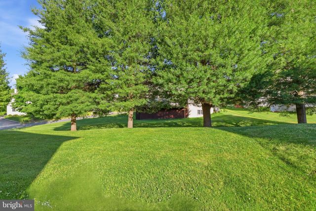 303 LANGFORD RD, Broomall, PA 19008