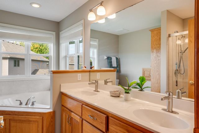 5614 103rd Avenue N, Brooklyn Park, MN 55443