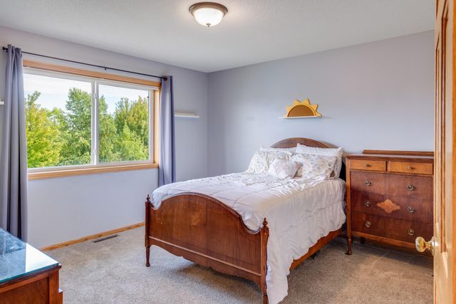 5614 103rd Avenue N, Brooklyn Park, MN 55443