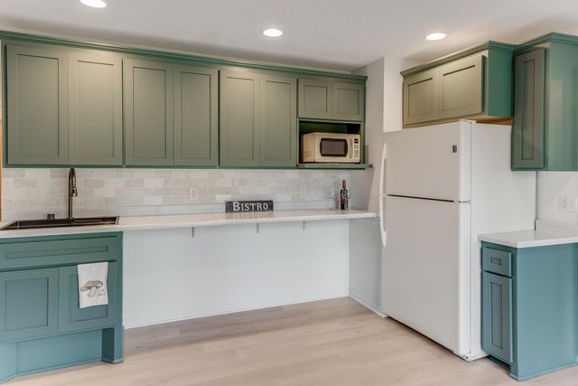 5614 103rd Avenue N, Brooklyn Park, MN 55443