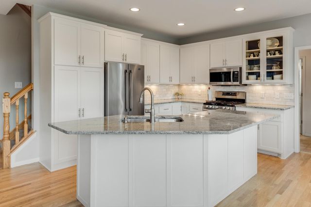 5614 103rd Avenue N, Brooklyn Park, MN 55443