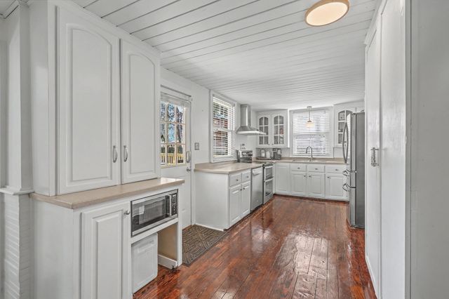 1034 Orangeburg Road, Summerville, SC 29483