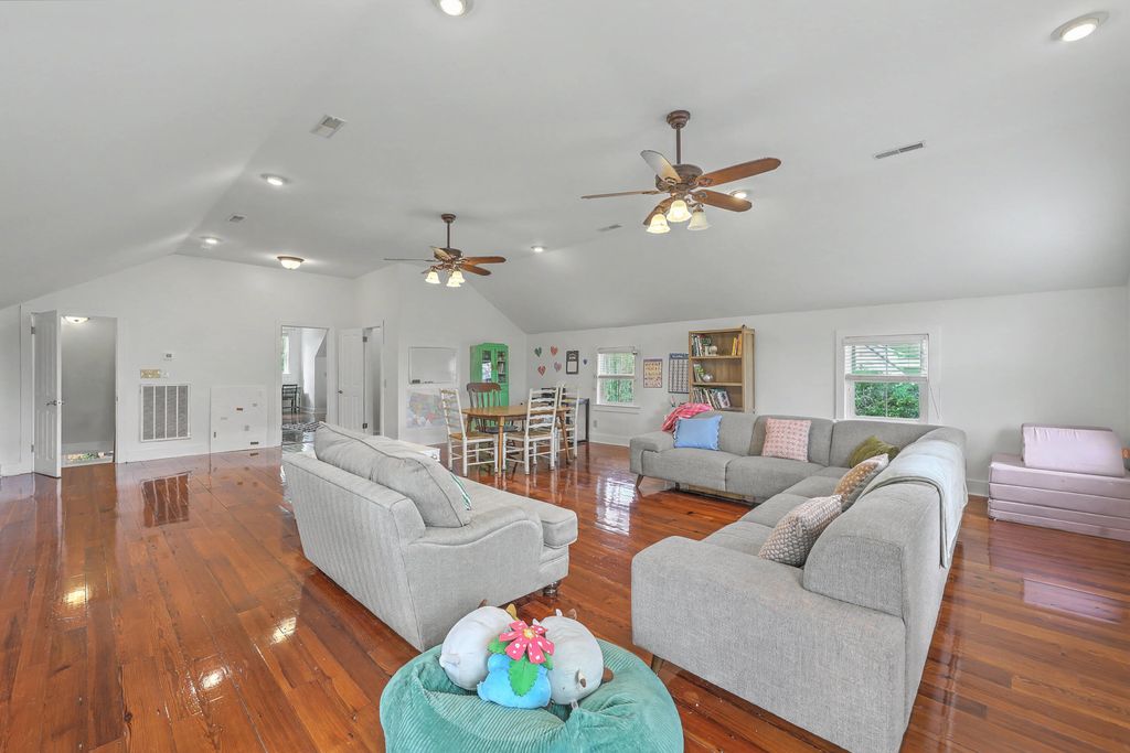 Image 27 of property listing at 1034 Orangeburg Road, Summerville, SC 29483