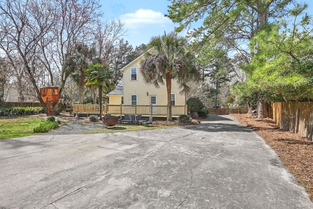 Image 38 of property listing at 1034 Orangeburg Road, Summerville, SC 29483