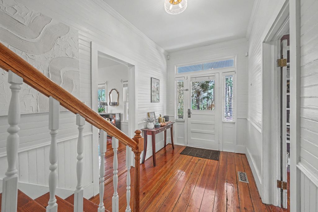 Image 6 of property listing at 1034 Orangeburg Road, Summerville, SC 29483