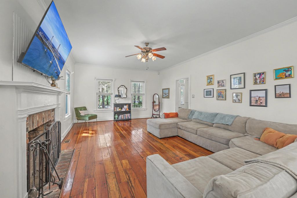 Image 8 of property listing at 1034 Orangeburg Road, Summerville, SC 29483