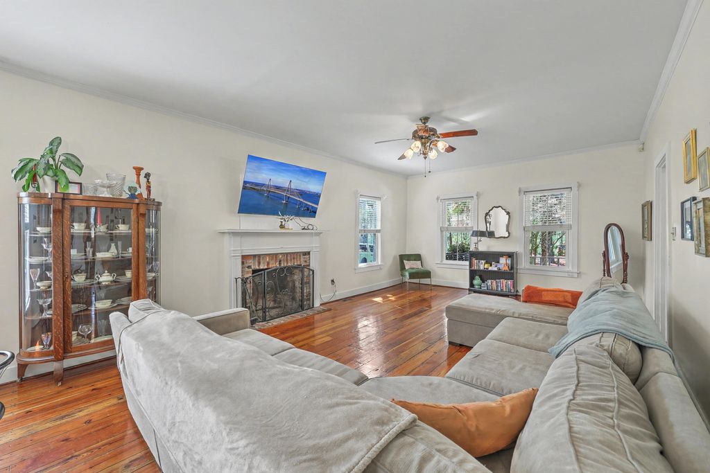 Image 9 of property listing at 1034 Orangeburg Road, Summerville, SC 29483