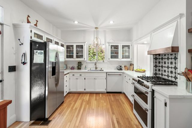 2106 E St, Sacramento, CA 95816