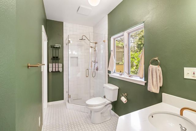 2106 E St, Sacramento, CA 95816