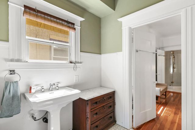 2106 E St, Sacramento, CA 95816