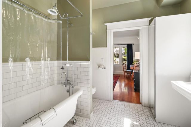 2106 E St, Sacramento, CA 95816