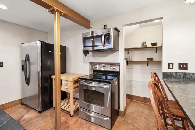 2106 E St, Sacramento, CA 95816