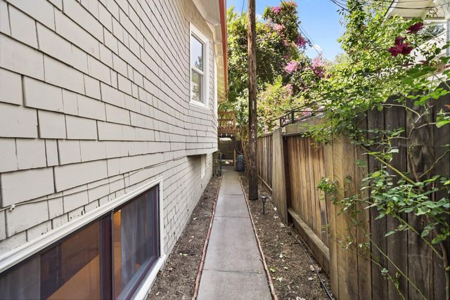 2106 E St, Sacramento, CA 95816
