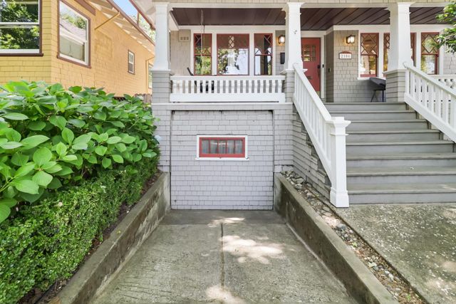 2106 E St, Sacramento, CA 95816