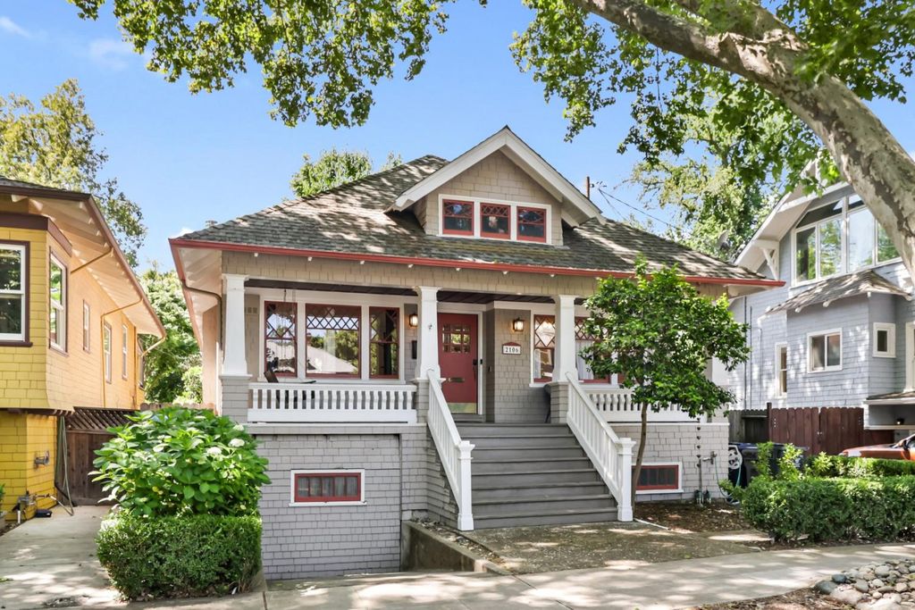 2106 E St, Sacramento, CA 95816