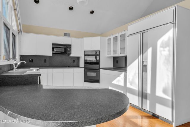 724 Newell Avenue, Manahawkin, NJ 08050