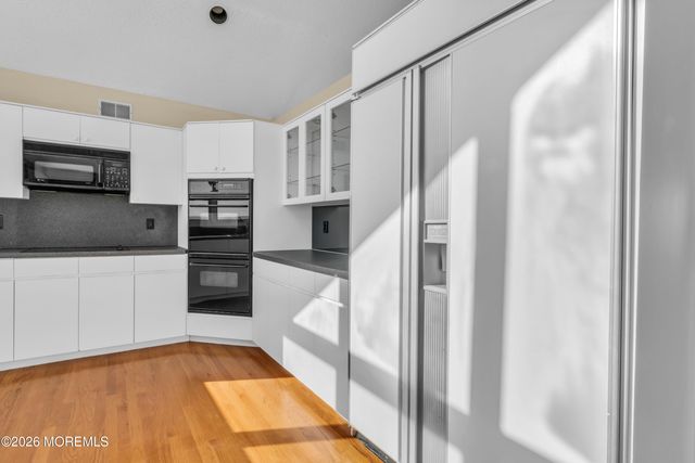 724 Newell Avenue, Manahawkin, NJ 08050