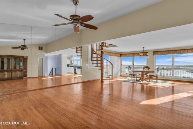 724 Newell Avenue, Manahawkin, NJ 08050