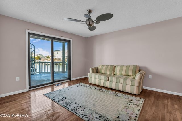 724 Newell Avenue, Manahawkin, NJ 08050