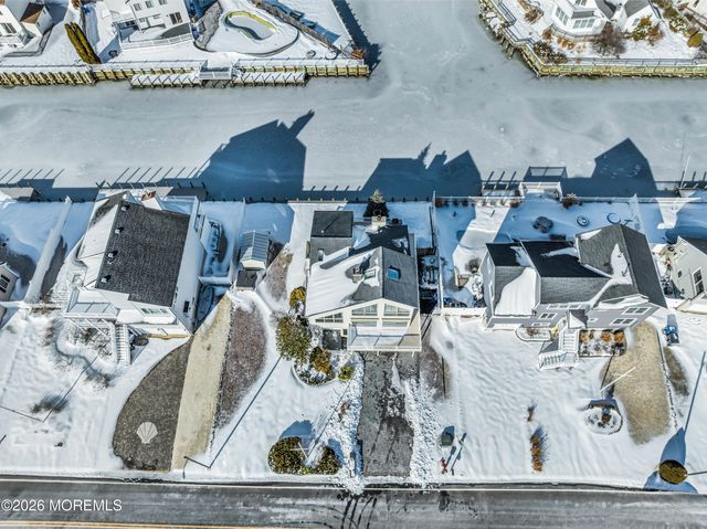 724 Newell Avenue, Manahawkin, NJ 08050