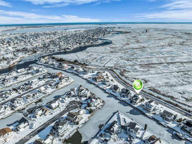 724 Newell Avenue, Manahawkin, NJ 08050