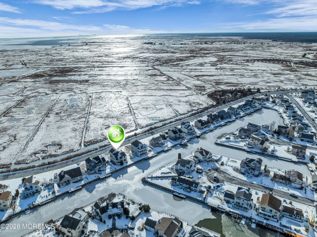 724 Newell Avenue, Manahawkin, NJ 08050