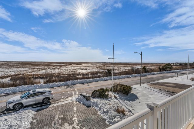 724 Newell Avenue, Manahawkin, NJ 08050