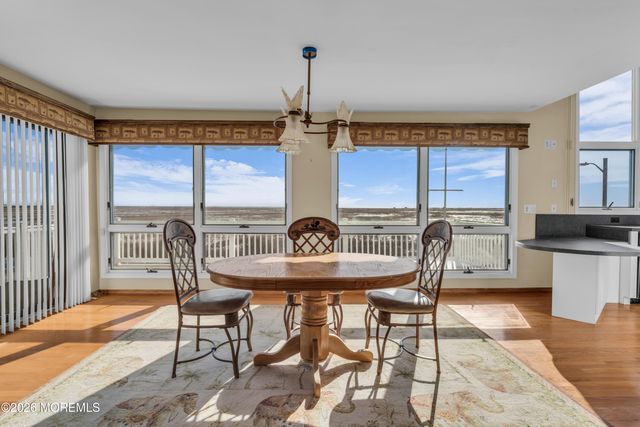 724 Newell Avenue, Manahawkin, NJ 08050