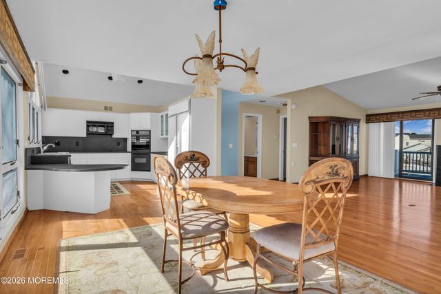 724 Newell Avenue, Manahawkin, NJ 08050