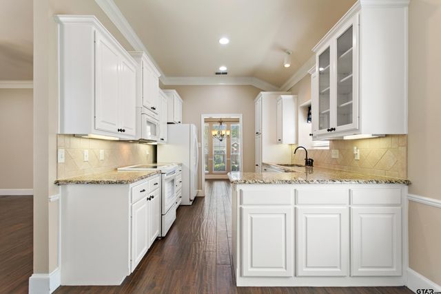 565 Bunker Dr, Tyler, TX 75703