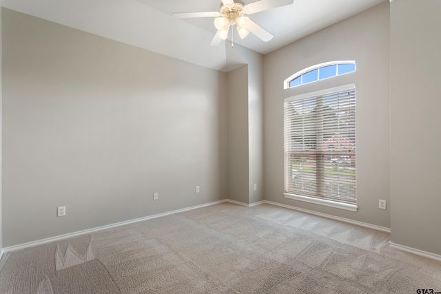 565 Bunker Dr, Tyler, TX 75703