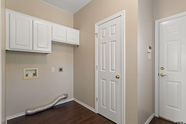 565 Bunker Dr, Tyler, TX 75703