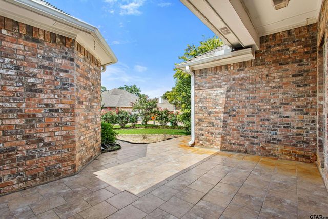 565 Bunker Dr, Tyler, TX 75703