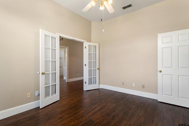 565 Bunker Dr, Tyler, TX 75703