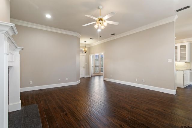 565 Bunker Dr, Tyler, TX 75703