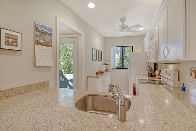 1720 GLENHOUSE DRIVE GL430, Sarasota, FL 34231