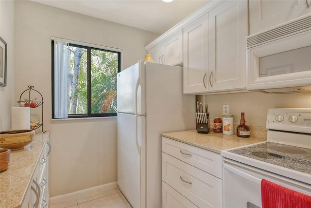 1720 GLENHOUSE DRIVE GL430, Sarasota, FL 34231