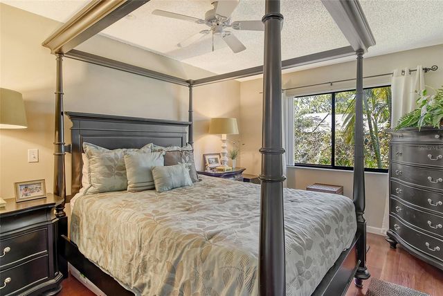 1720 GLENHOUSE DRIVE GL430, Sarasota, FL 34231