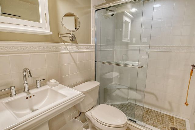 1720 GLENHOUSE DRIVE GL430, Sarasota, FL 34231