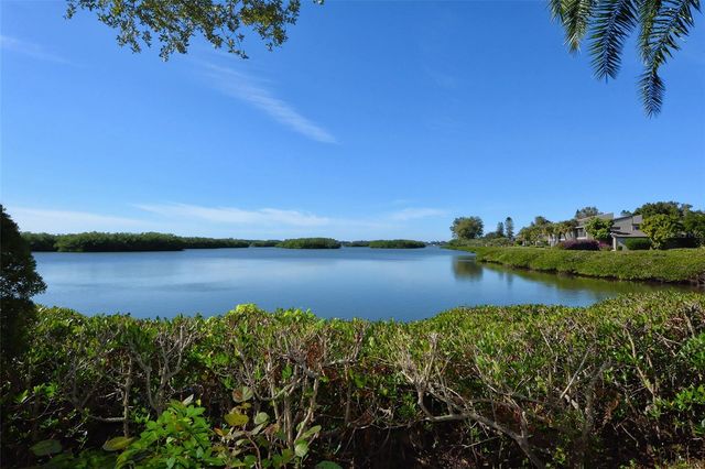 1720 GLENHOUSE DRIVE GL430, Sarasota, FL 34231