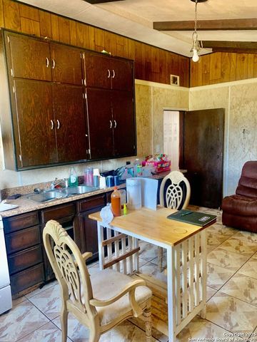 9281 Nelson, San Antonio, TX 78252