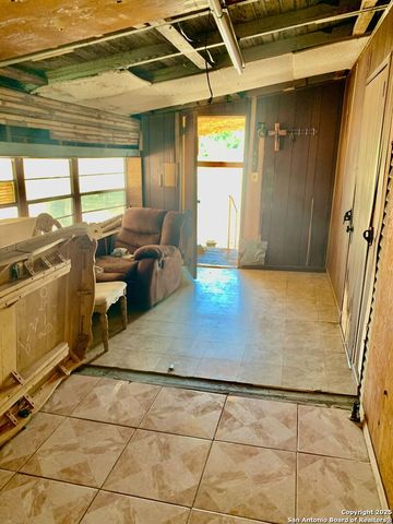 9281 Nelson, San Antonio, TX 78252