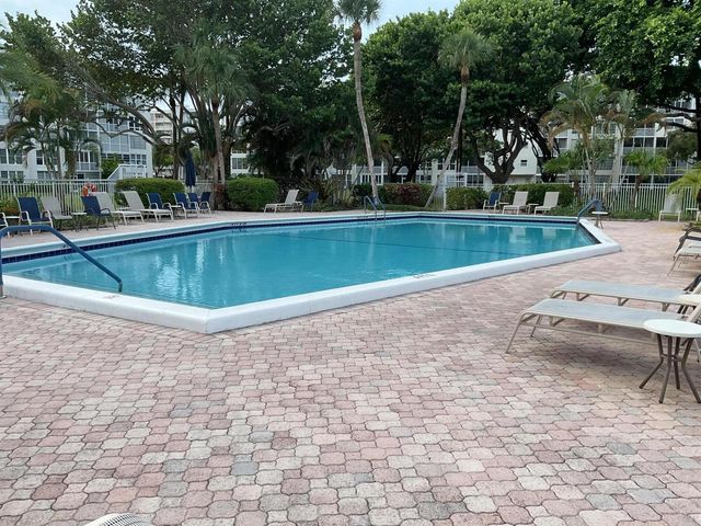 3000 S COURSE Drive 402, Pompano Beach, FL 33069