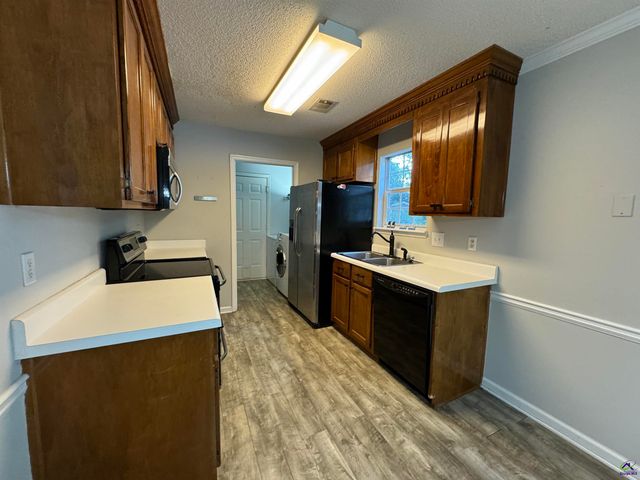 103 Westoak Court, Warner Robins, GA 31093