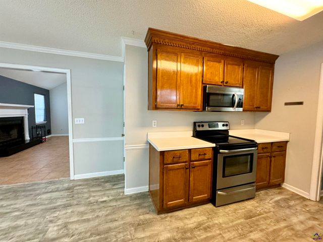 103 Westoak Court, Warner Robins, GA 31093