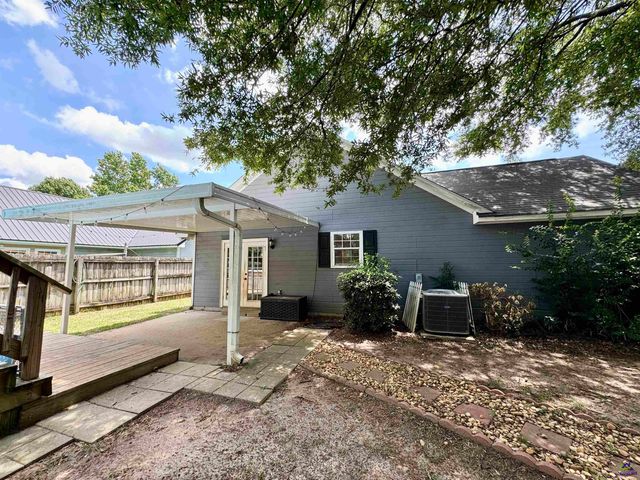 103 Westoak Court, Warner Robins, GA 31093